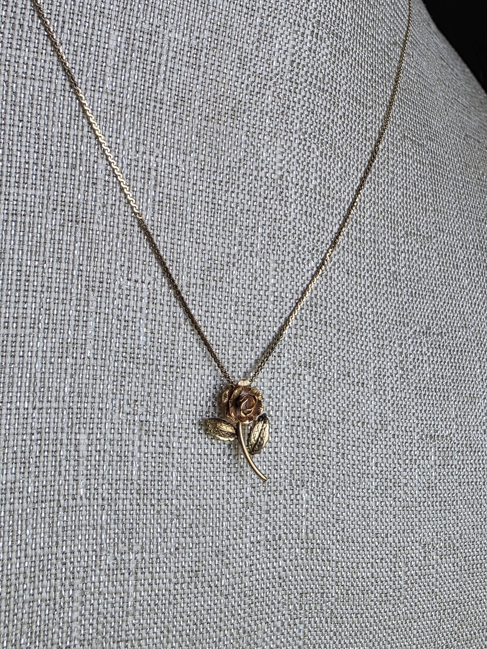 Romantic Vintage 14K Gold Two-Tone Sculpted Rose Necklace Heavy Gold Overlay C - Picture 5 of 10